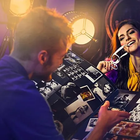 Anybody - Awarded מלון