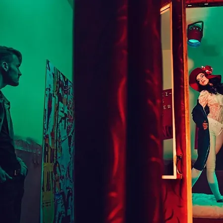 Anybody - Awarded Hotel *